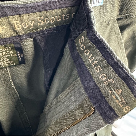 Official Boy Scout of America Green Convertible Cargo Pants with Zip-Off Design - Picture 7 of 8